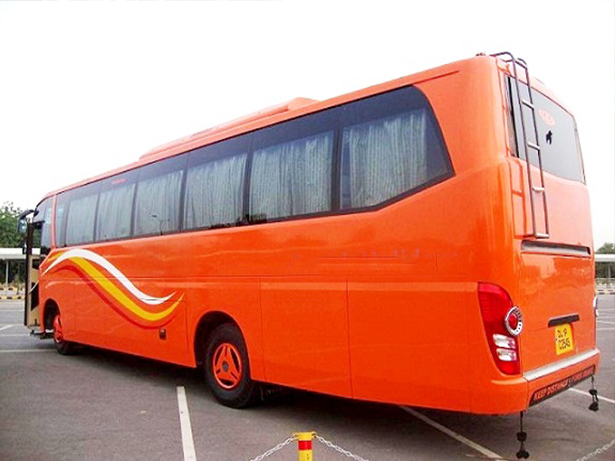 31 Seater Luxury Bus